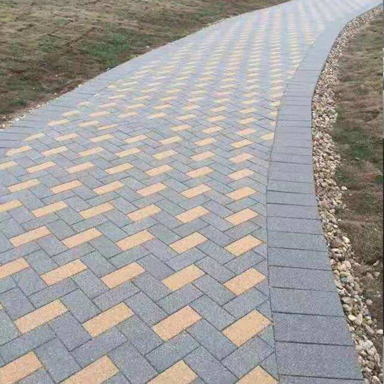 鄭州透水磚生產(chǎn)廠家，透水磚價(jià)格，透水磚批發(fā)，透水磚廠價(jià)出售