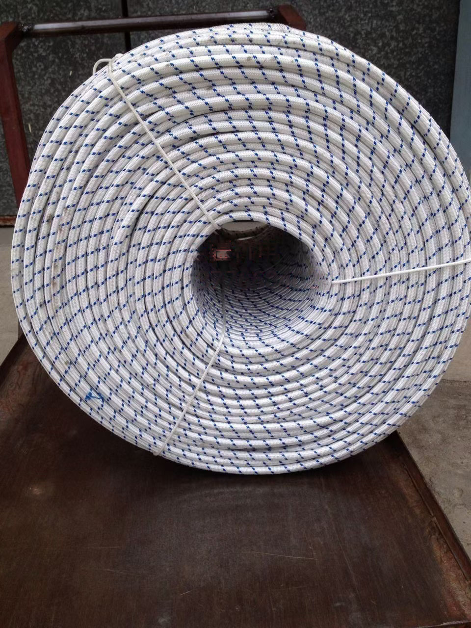 電力牽引繩優(yōu)質(zhì)杜邦絲電纜放線工具2-20mm耐磨安全繩電力施工飛機繩牽引機具