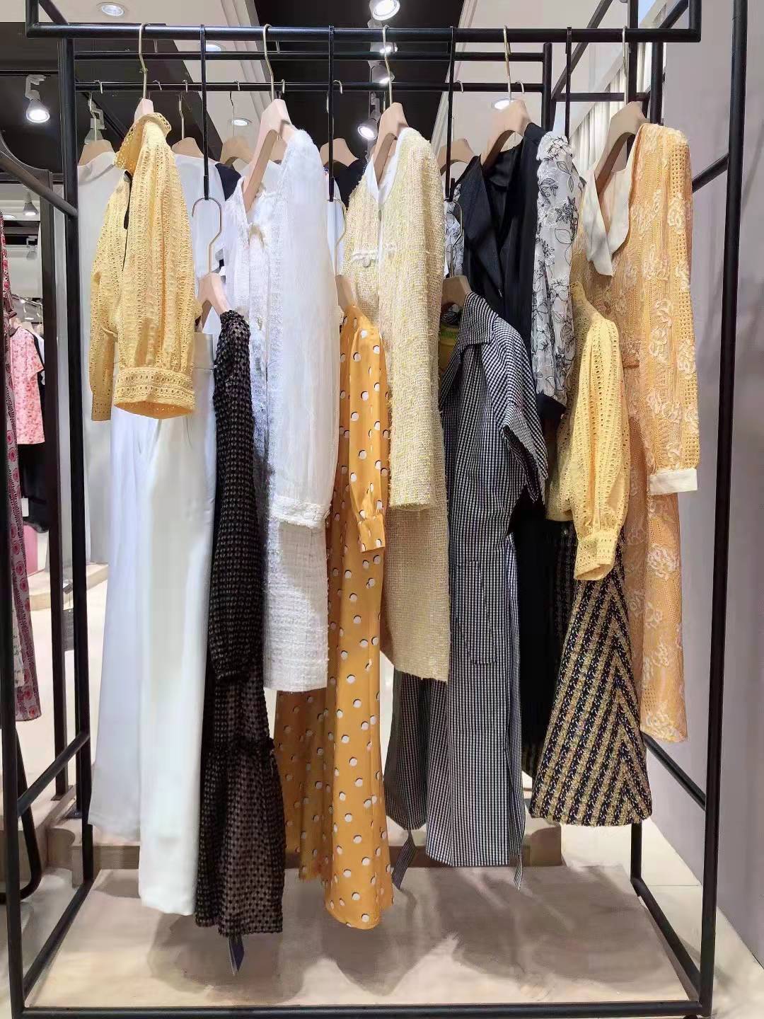 恩裳2022 春專柜撤柜品牌女裝折扣尾貨貨源批發(fā)市場