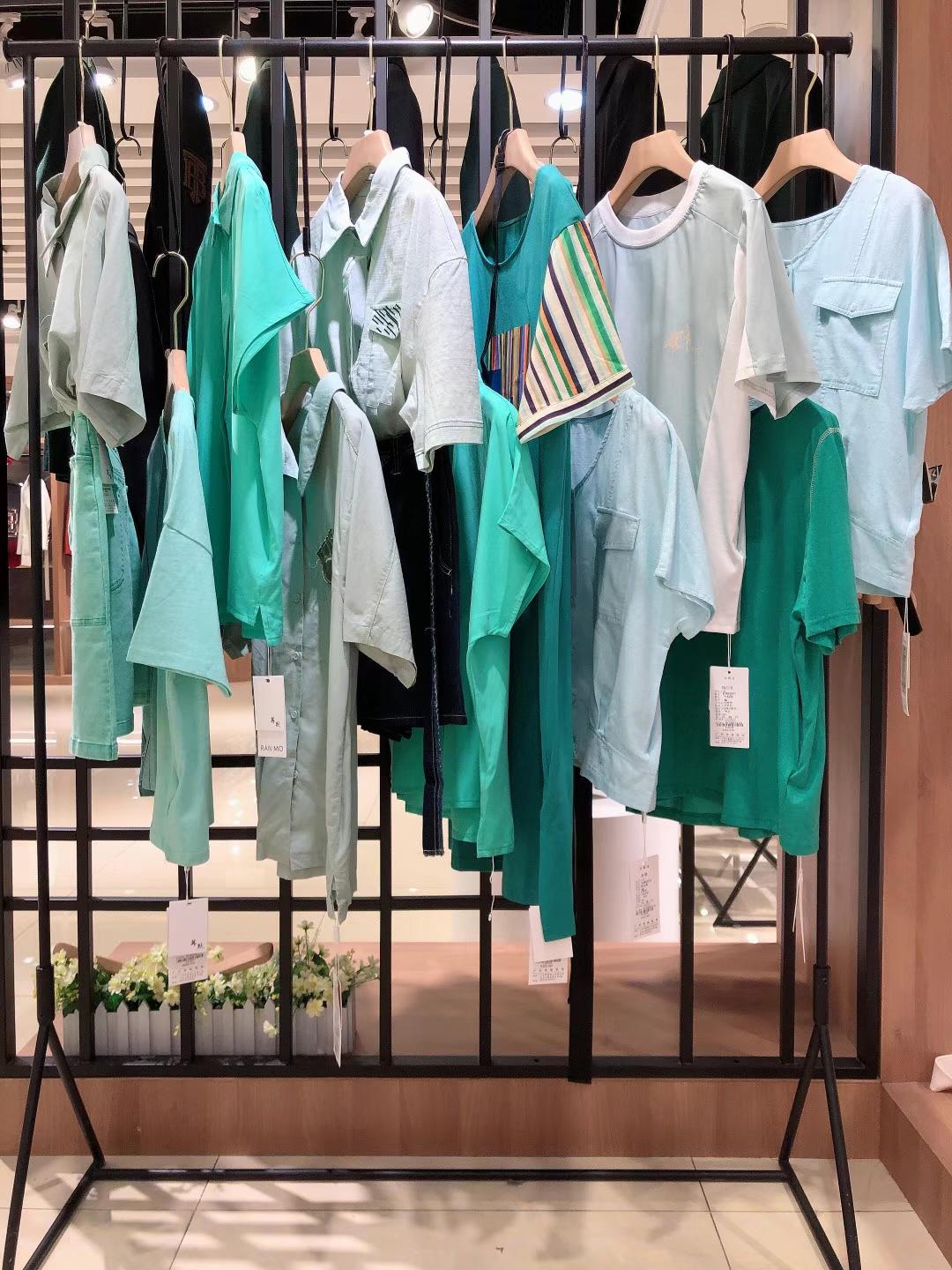 品牌 納爾布&苒默 2022 夏品牌女裝折扣尾貨直播供應(yīng)商