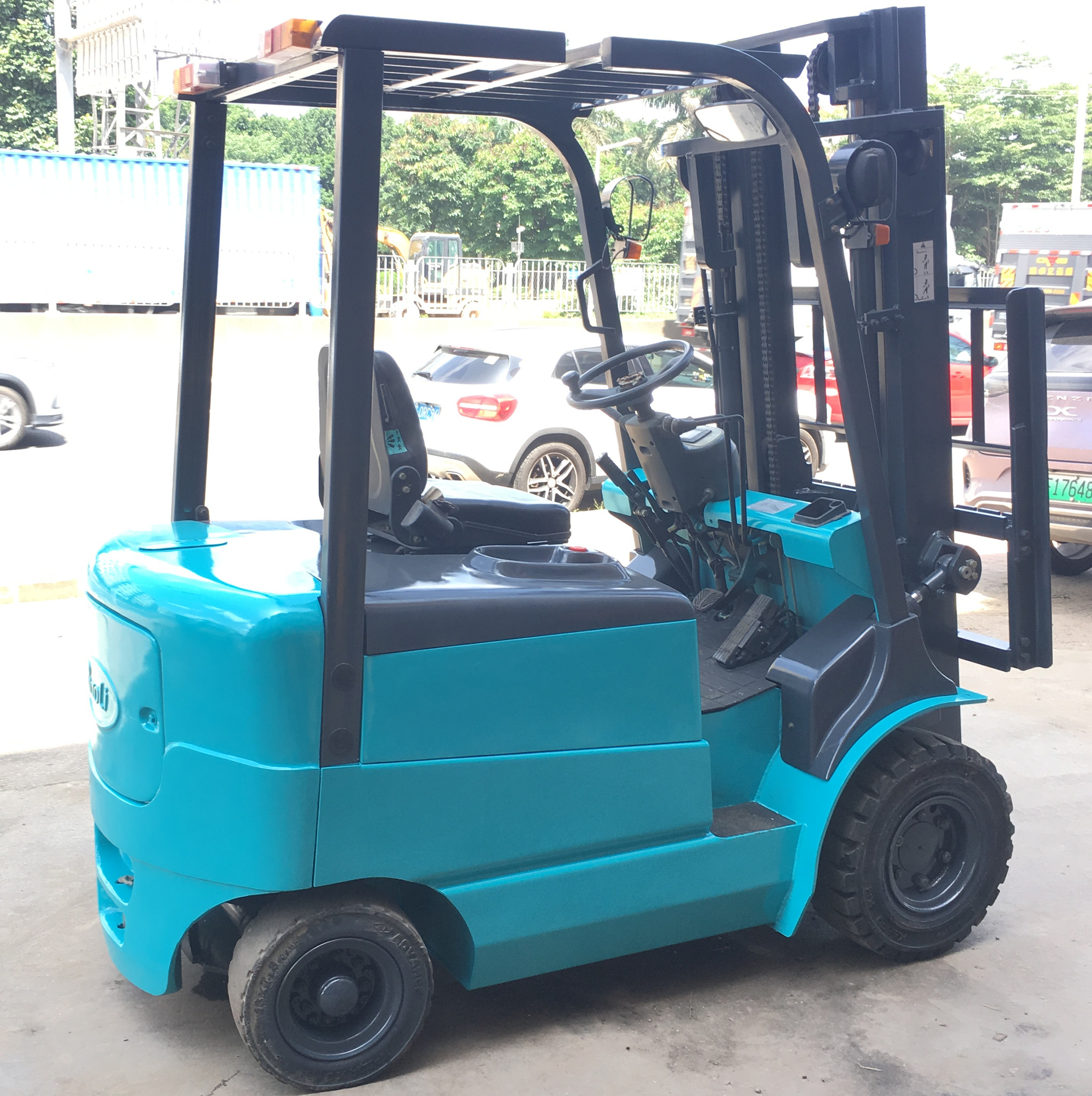 二手 2噸寶鸝電動(dòng)叉車 便宜好用環(huán)保節(jié)能電動(dòng)叉車