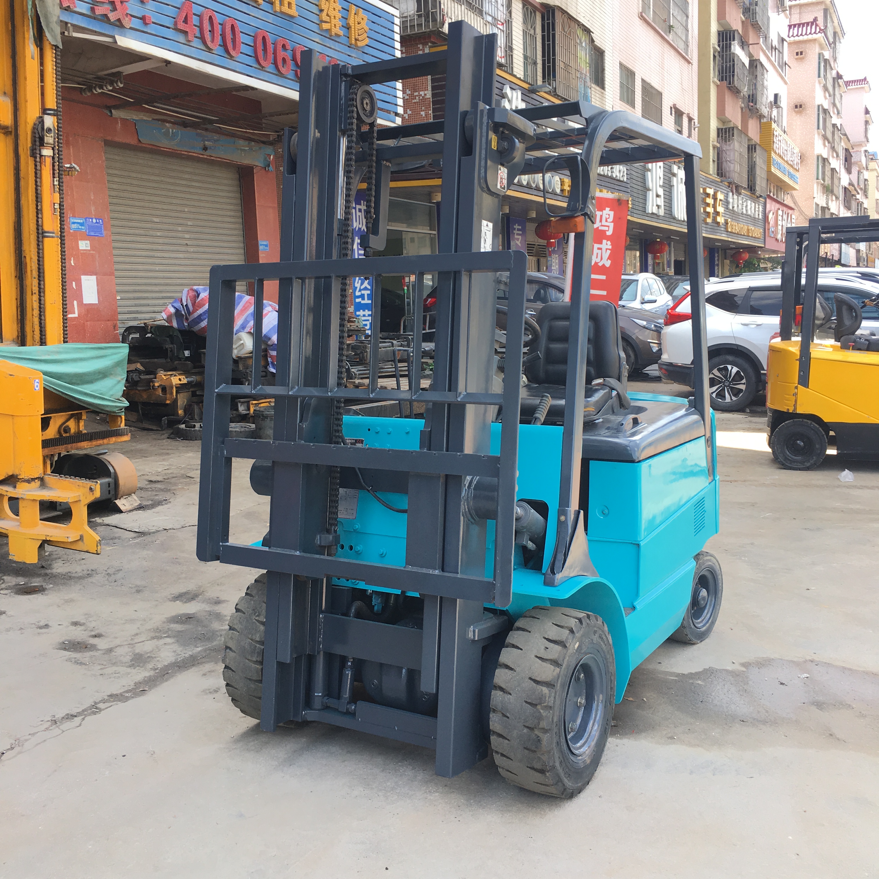 二手 2噸寶鸝電動(dòng)叉車 便宜好用環(huán)保節(jié)能電動(dòng)叉車