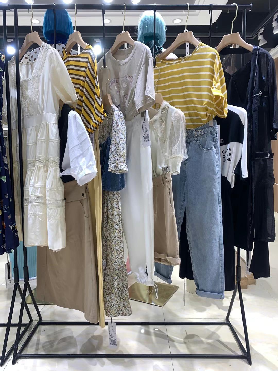 正 品品牌瑪斯荻娃 2022夏品牌折扣女裝尾貨電商進(jìn)貨渠道