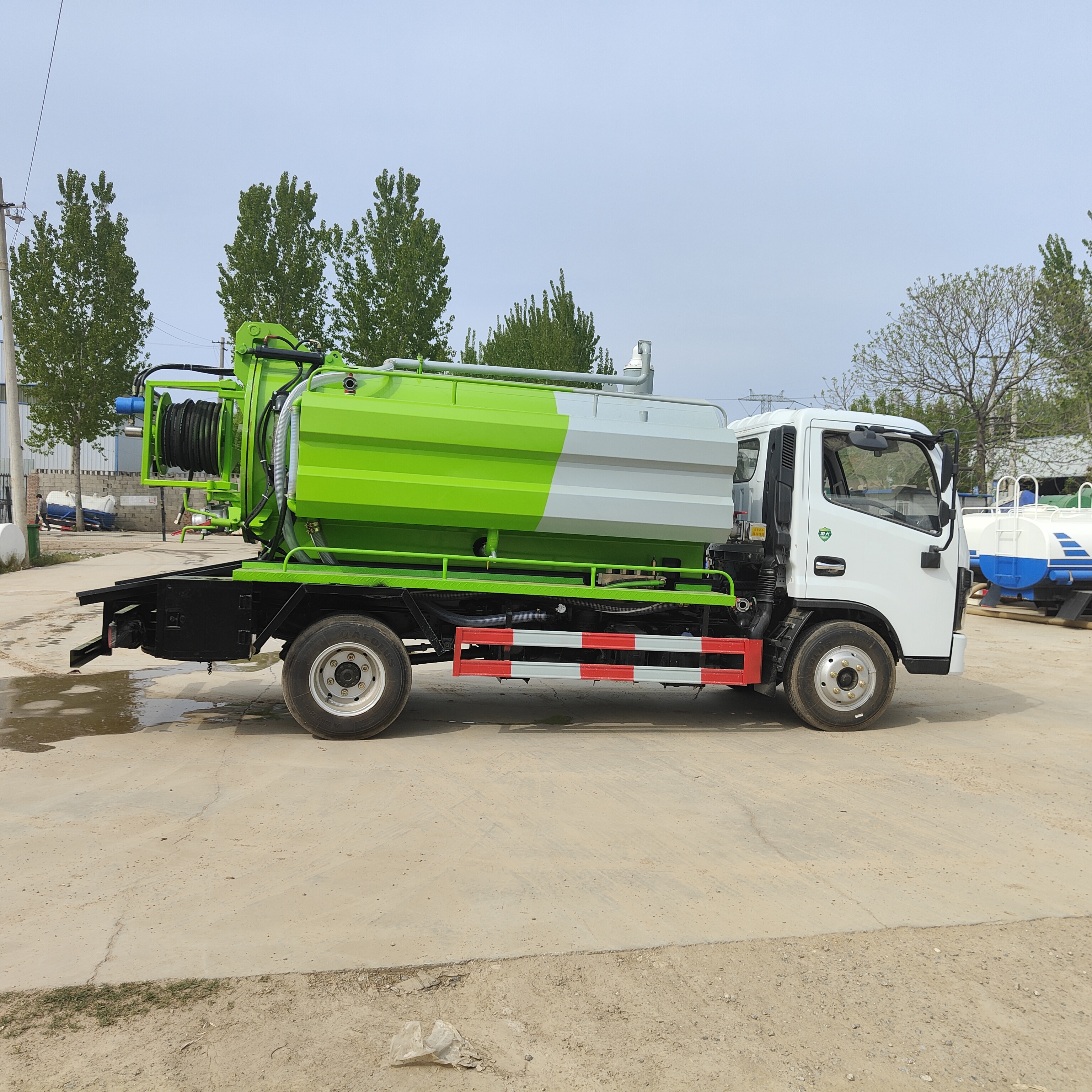 東風(fēng)大型吸污車 污水處理清洗吸污車 管道疏通車全車定做