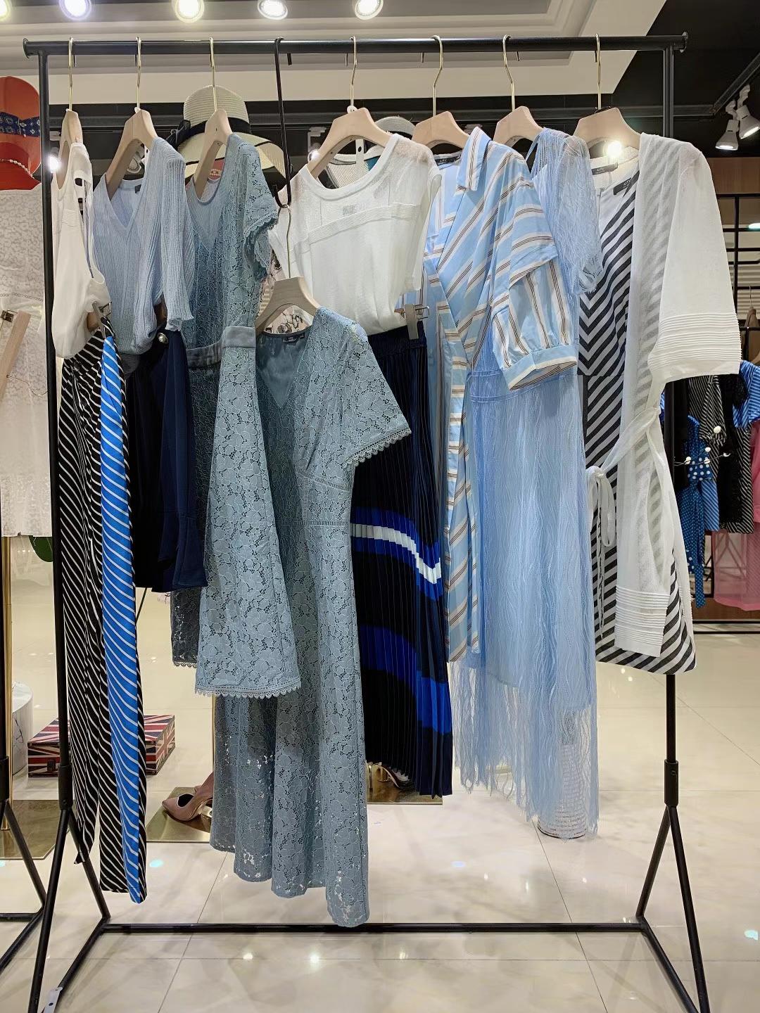 大碼品牌 艾托奧 2022夏廣州折扣女裝折扣尾貨貨源批發(fā)基地