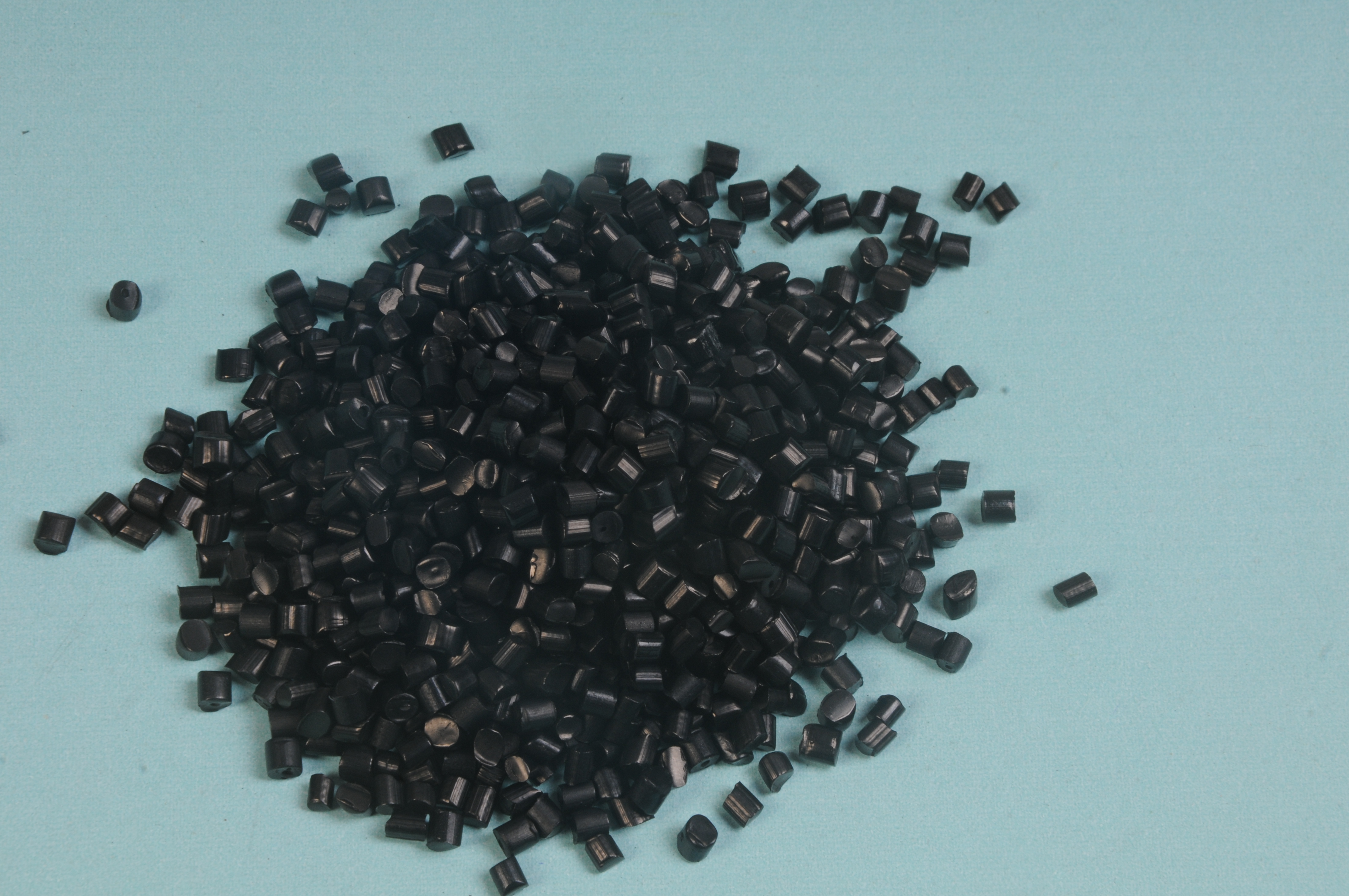 PE導(dǎo)電防靜電塑膠供應(yīng)商_廠家報(bào)價(jià)_生產(chǎn)廠家_生產(chǎn)商【東莞市品碩防靜電塑膠有限公司】