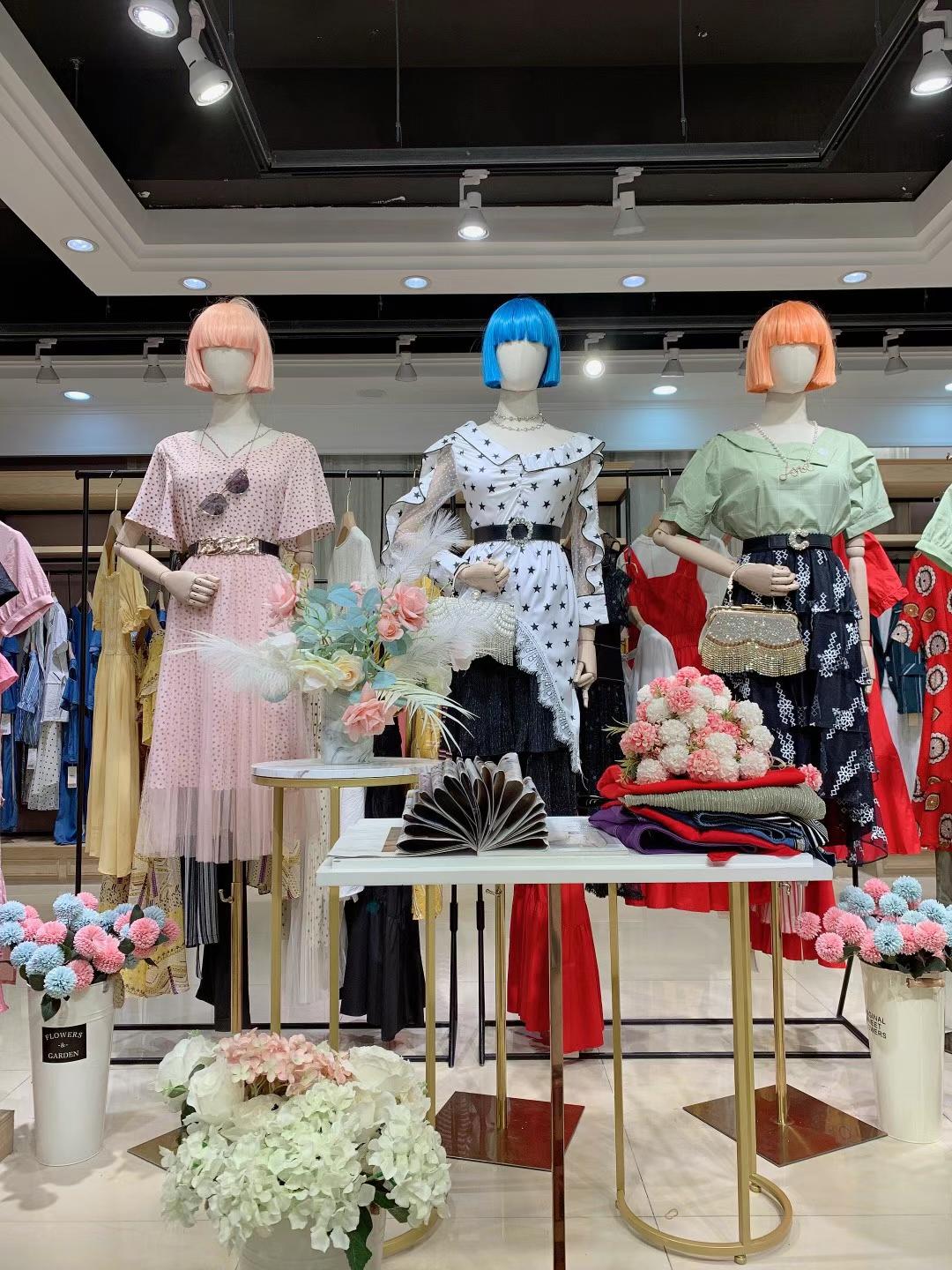 廣州品牌貝銀2022夏一二線(xiàn)女裝折扣庫(kù)存批發(fā) 高端女裝品牌尾貨批發(fā)
