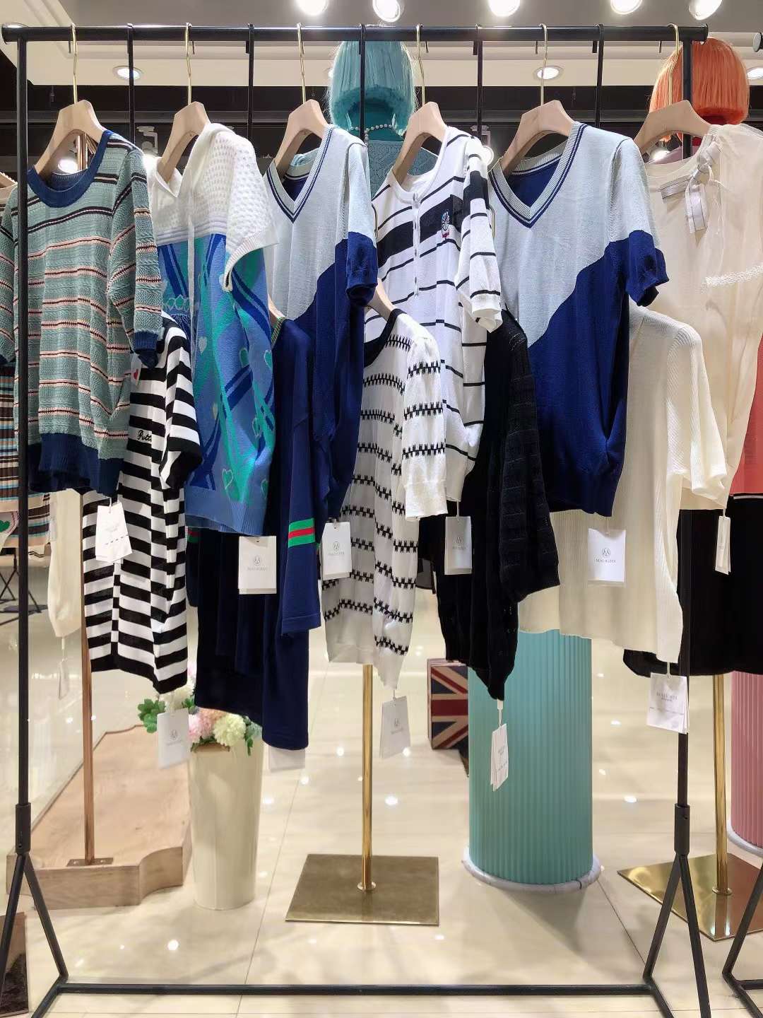 朗黛國際2022三標(biāo)齊全品牌女裝尾貨供應(yīng)商女裝品牌尾貨批發(fā)