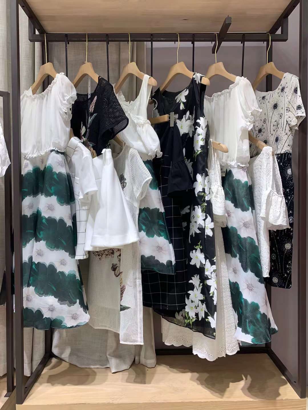 朗黛國際2022三標(biāo)齊全品牌女裝尾貨供應(yīng)商女裝品牌尾貨批發(fā)