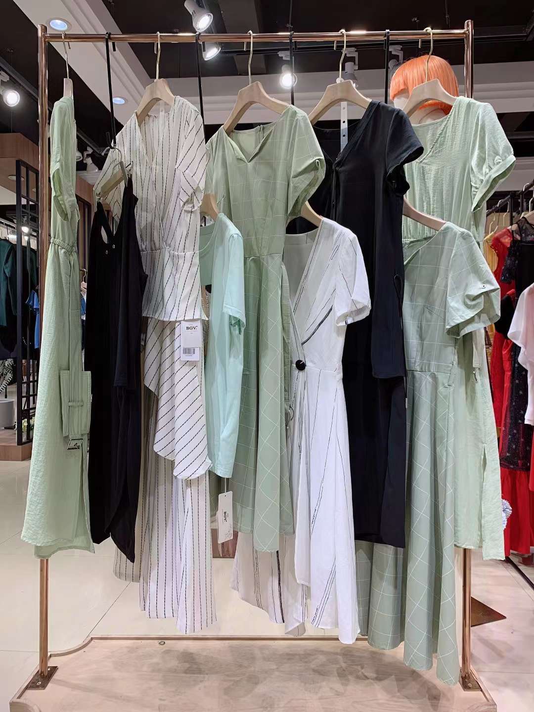 時(shí)尚女裝貨源 BGV貝銀直播品牌折扣女裝批發(fā) 高 檔大 牌女裝尾貨批發(fā)貨源