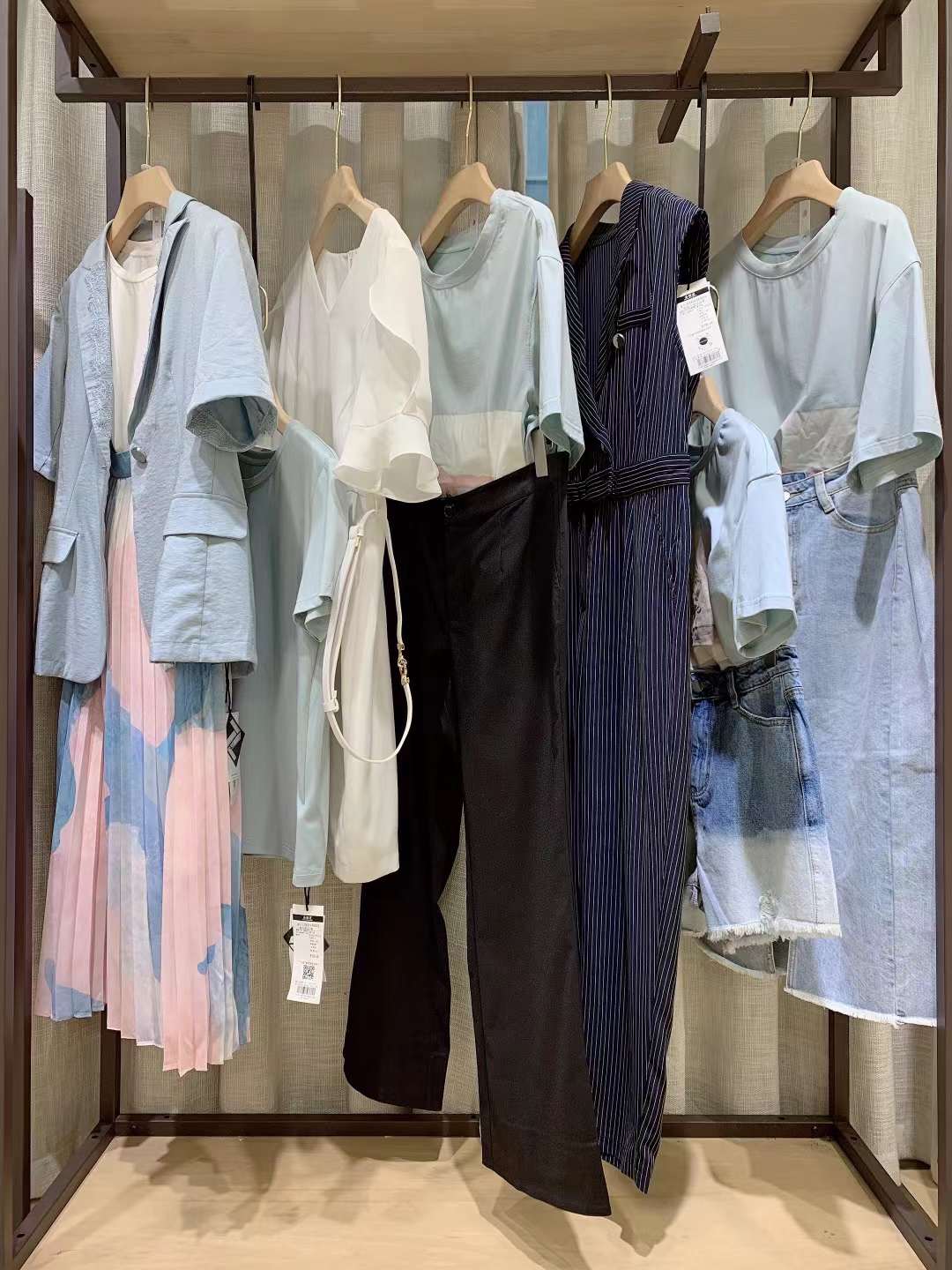 國內(nèi)一二線品牌折扣正 品女裝 佐色22夏杭州商場特賣場品牌女裝正 品清倉批發(fā)市場