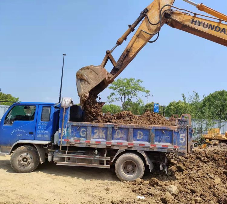 義烏建筑工地垃圾清運(yùn)價(jià)格，裝修垃圾清理電話 義烏建筑垃圾清運(yùn)電話