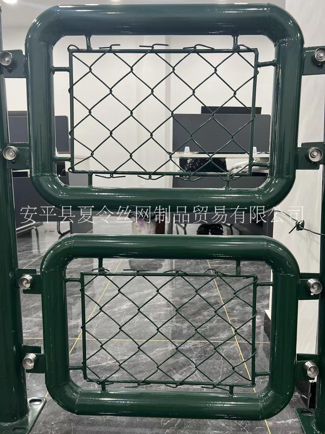 護欄現(xiàn)貨 組裝式足球場圍欄網(wǎng) 網(wǎng)球場圍網(wǎng)定制 籃球場護欄網(wǎng)夏博供應(yīng)