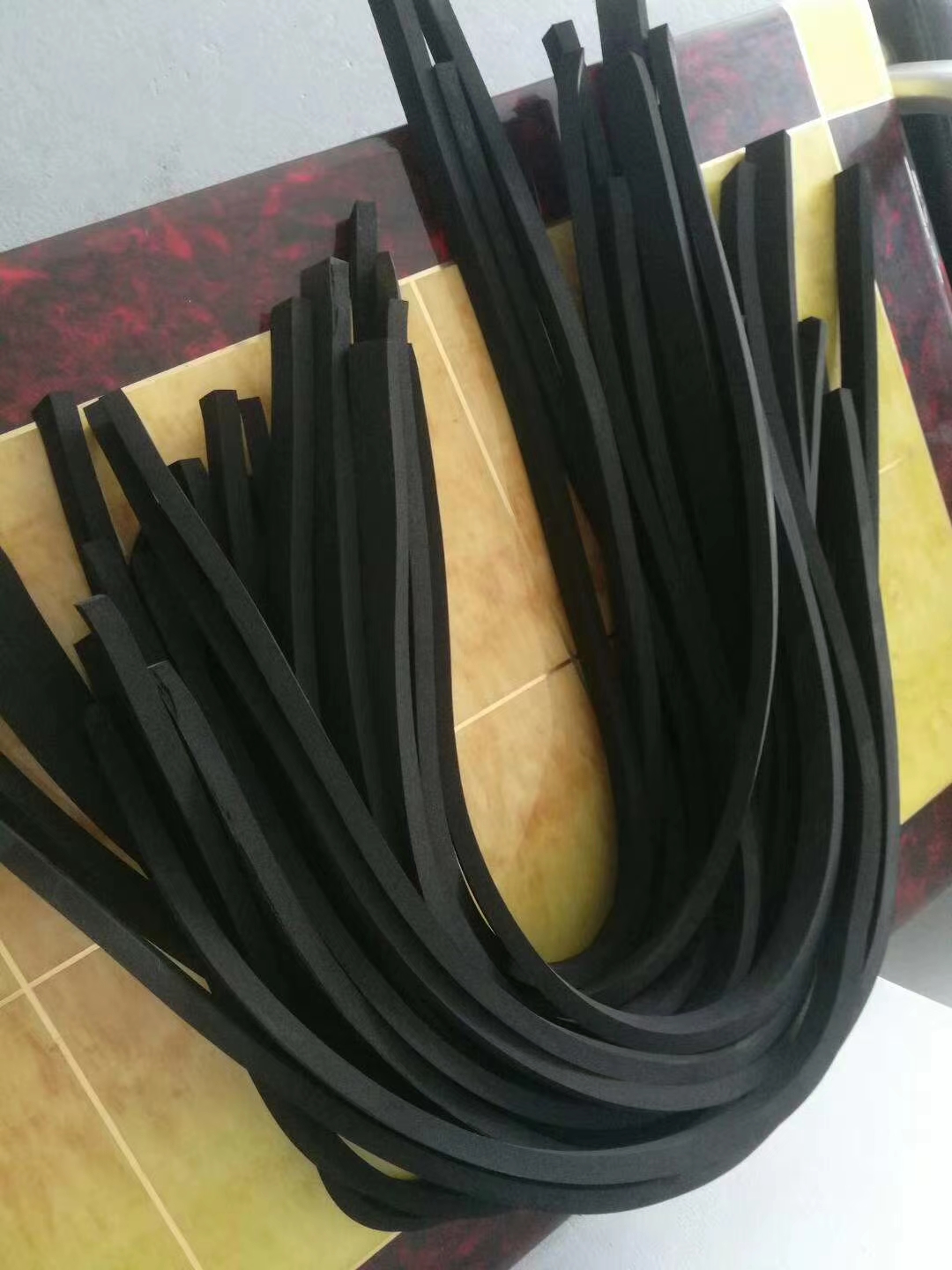 深圳市密封泡棉供應(yīng)廠家-價(jià)格-加工批發(fā)價(jià)-保護(hù)套 模切成型PE泡棉