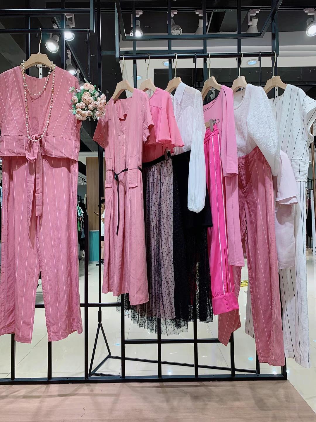 上海品牌梵凱2022秋品牌女裝折扣店尾貨批發(fā)供應(yīng)商