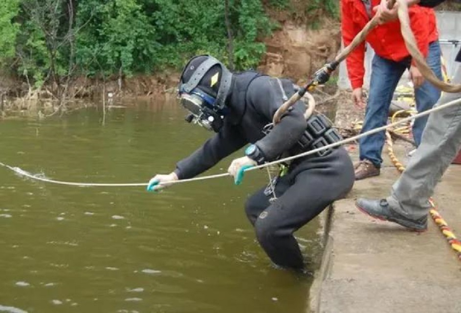 洛陽水下作業(yè) 潛水打撈 蛙人服務 潛水員打撈