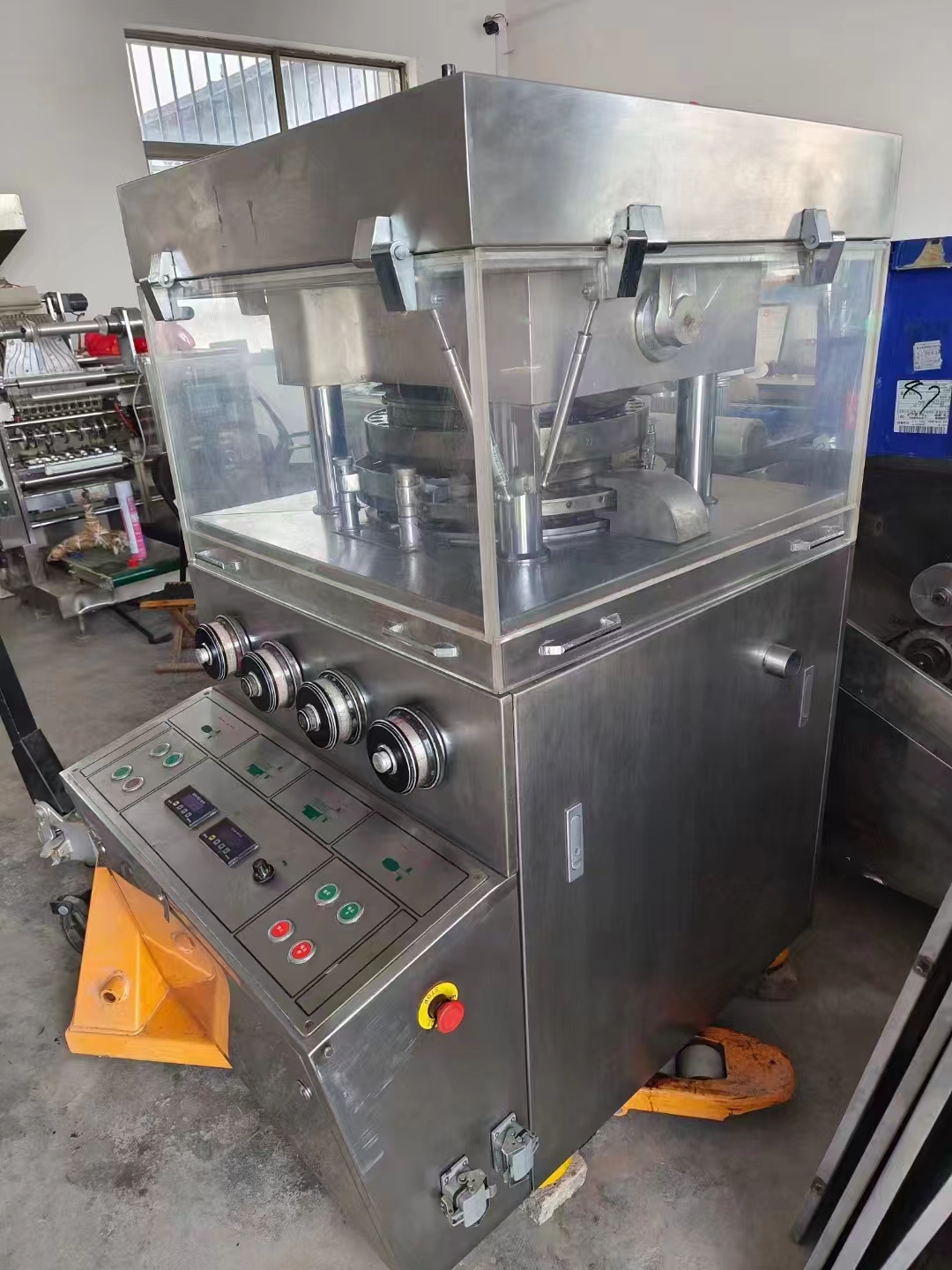 出售二手45沖高速旋轉(zhuǎn)式壓片機，二手45沖旋轉(zhuǎn)式壓片機