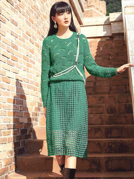 卡其色風(fēng)衣 凡恩2022秋品牌折扣女裝庫(kù)存打包走份