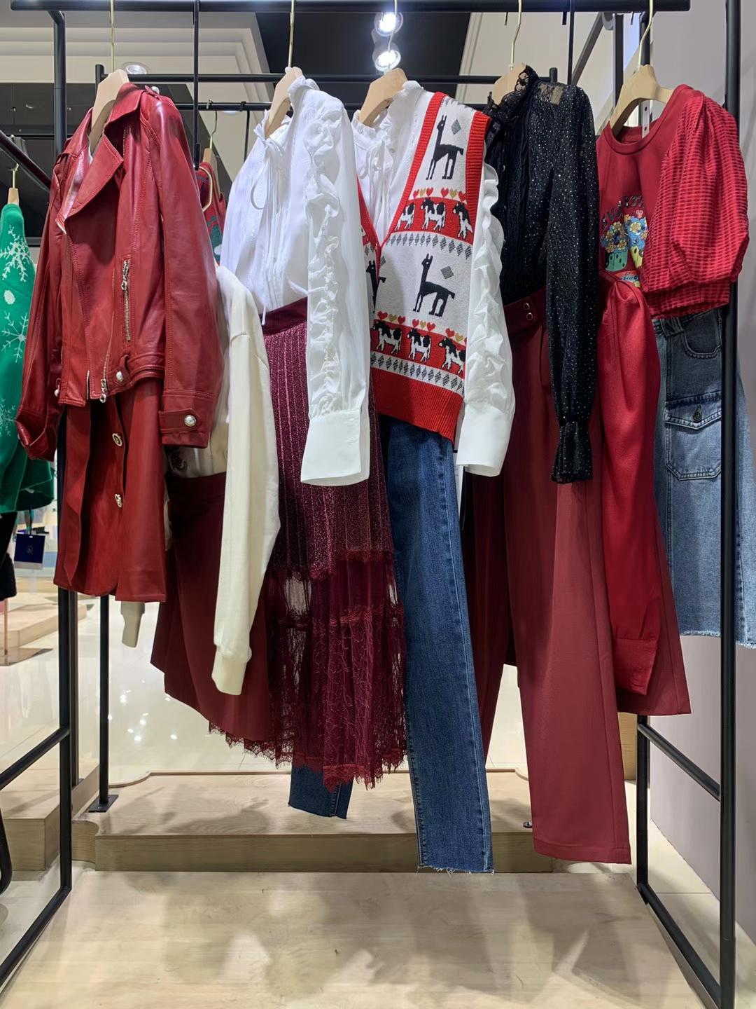 杭州品牌直播女裝貨源慕拉22秋裝日韓少淑裝品牌杭州尾貨批發(fā)市場一手貨源