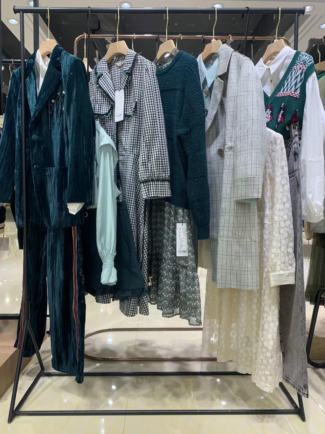 杭州品牌直播女裝貨源慕拉22秋裝日韓少淑裝品牌杭州尾貨批發(fā)市場一手貨源