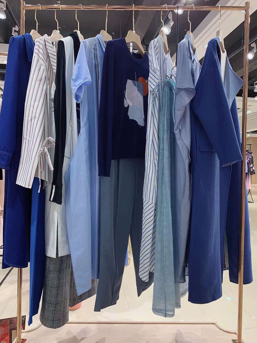 杭州知 名品牌 瑪塞莉2022四季款品牌女裝折扣尾貨批發(fā)供應(yīng)市場