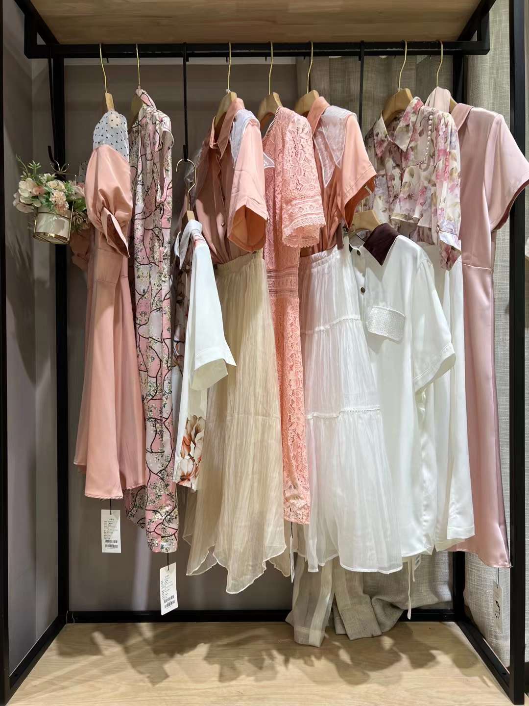 【梵蒂璐】22夏品牌折扣女裝走份 哪里有廣州品牌女裝折扣專柜下架貨源