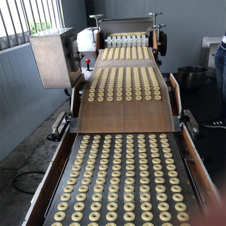 餅干生產(chǎn)線全自動 餅干設(shè)備 價(jià)格質(zhì)量 芙達(dá)機(jī)械