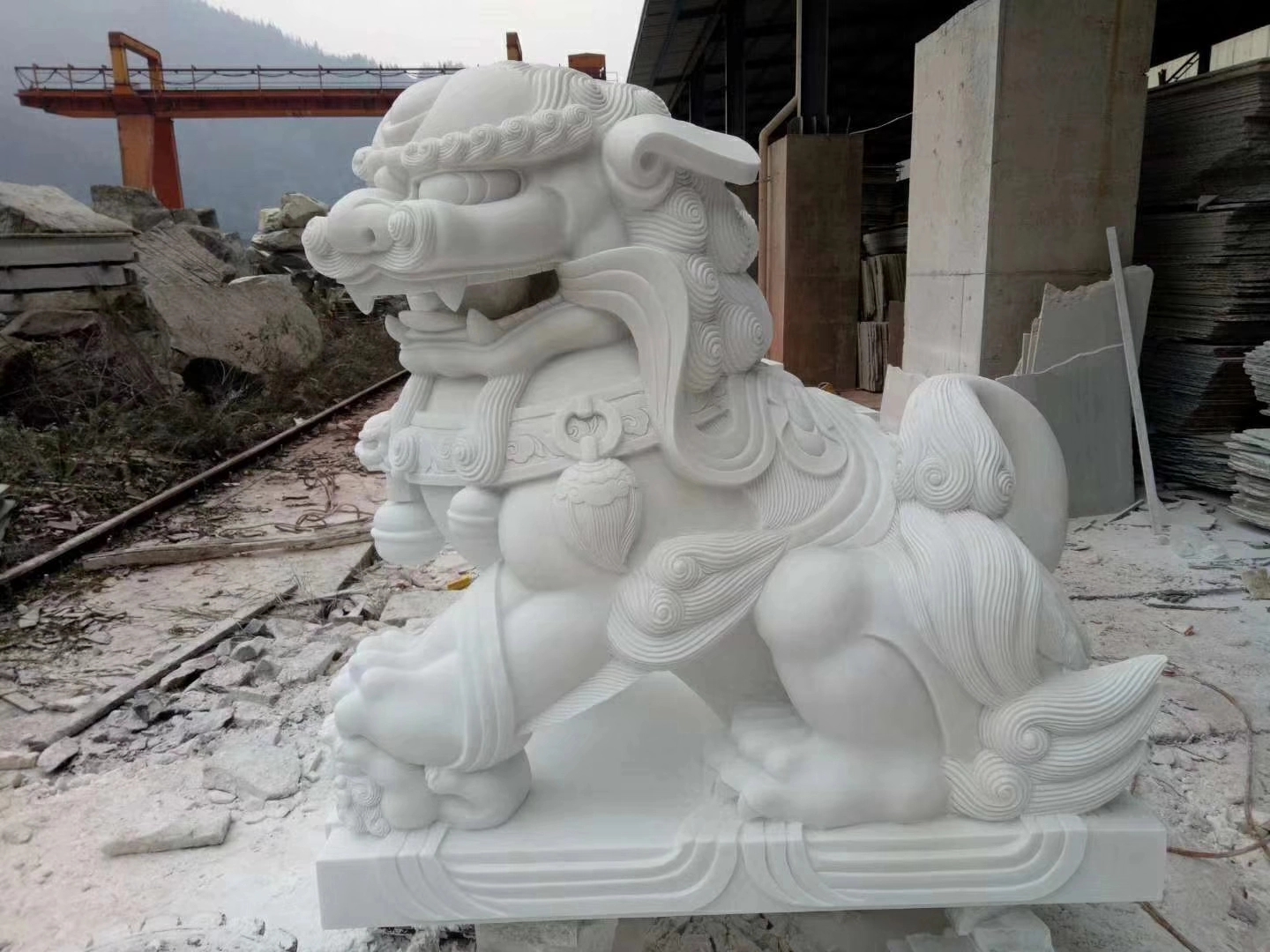 四川漢白玉石獅子廠家