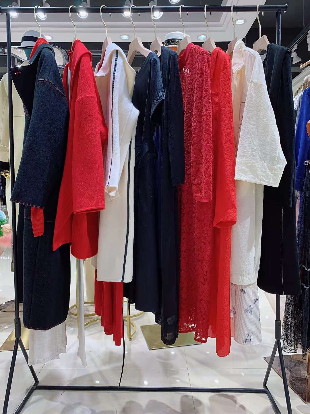 品牌撤柜女裝 瑪塞莉2022四季款剪標直播女裝庫存尾貨貨源哪里有？