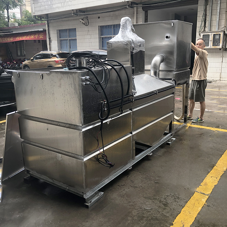 餐飲全自動(dòng)油水分離器廠家 20立方不銹鋼廢水隔油除渣設(shè)備
