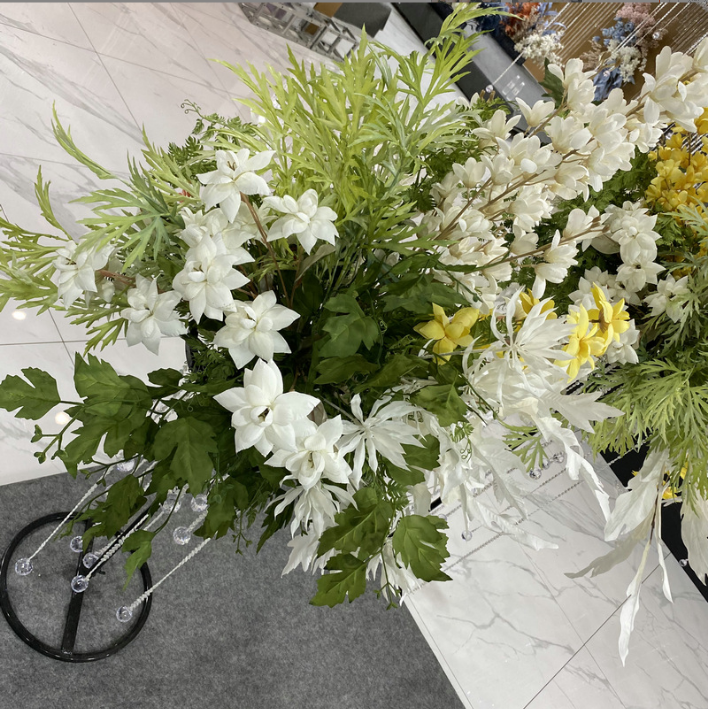 天津新款單支球蘭假花批發(fā)價(jià)格 裝飾酒店吊頂布置花材假植物裝飾仿真花客廳擺設(shè)