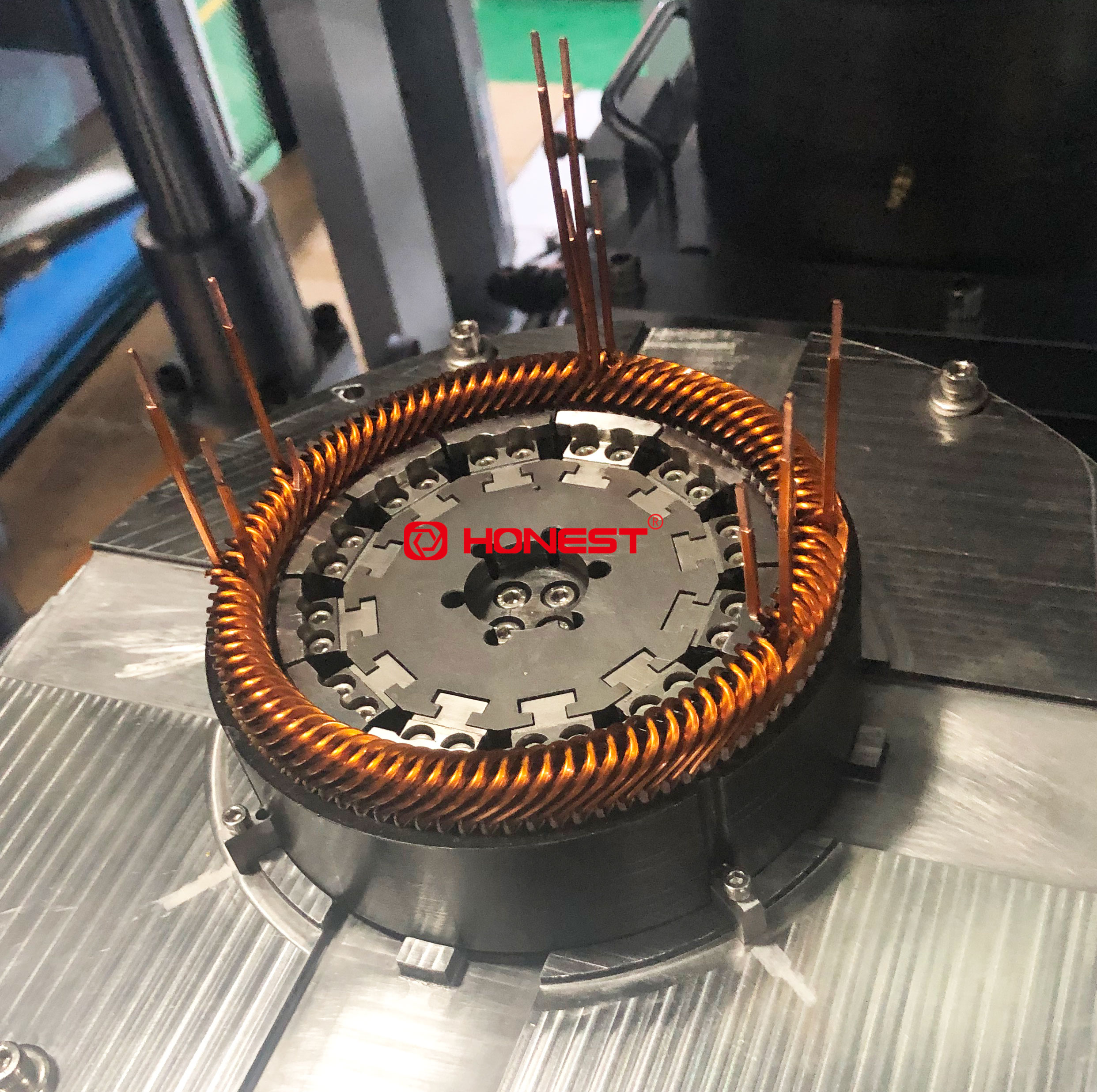 新能源汽車驅(qū)動(dòng)電機(jī)定子裝配線-合利士