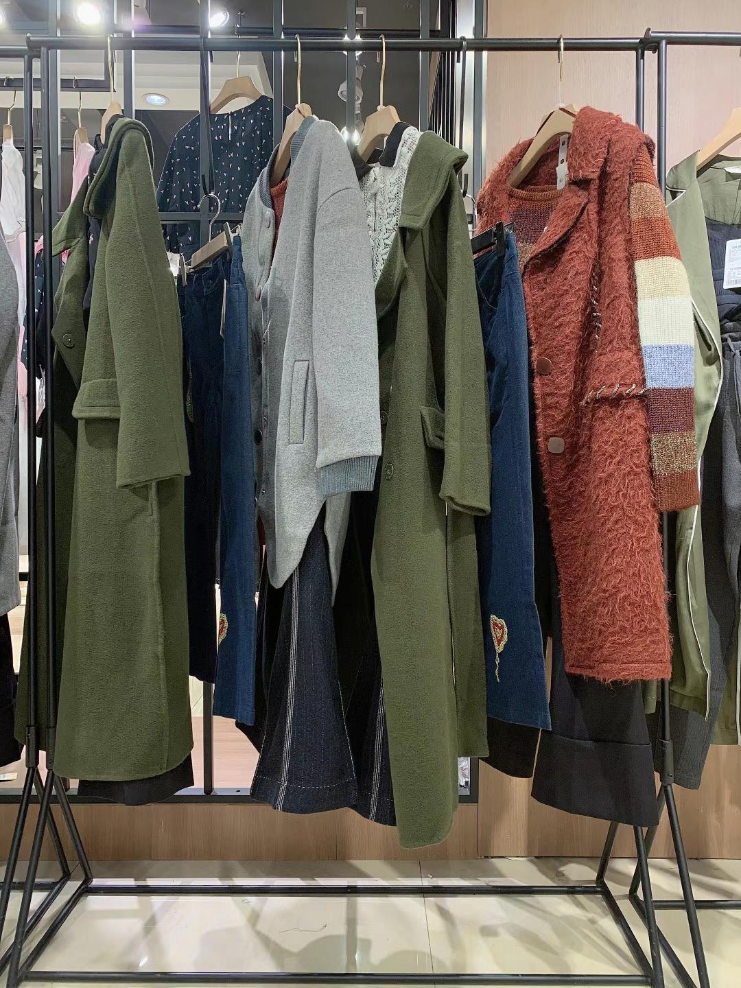 撤柜折扣女裝 地素2022夏快手剪標直播女裝服裝庫存尾貨進貨渠道