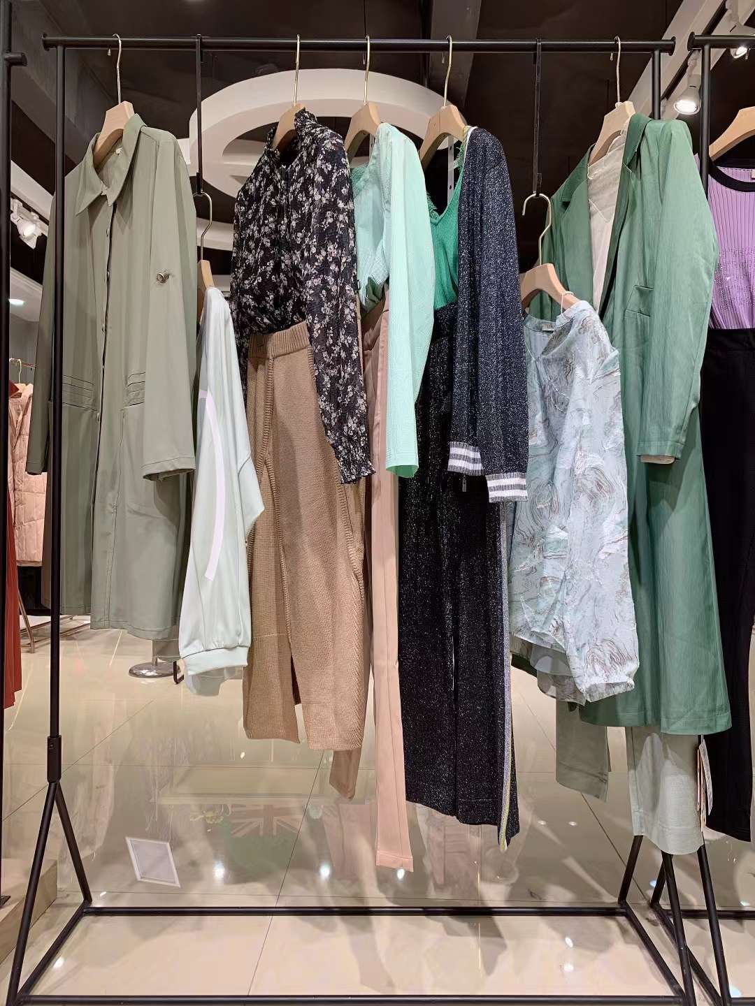 撤柜折扣女裝 莉佳麗2022專柜下架女裝庫(kù)存尾貨剪標(biāo)貨源清倉(cāng)