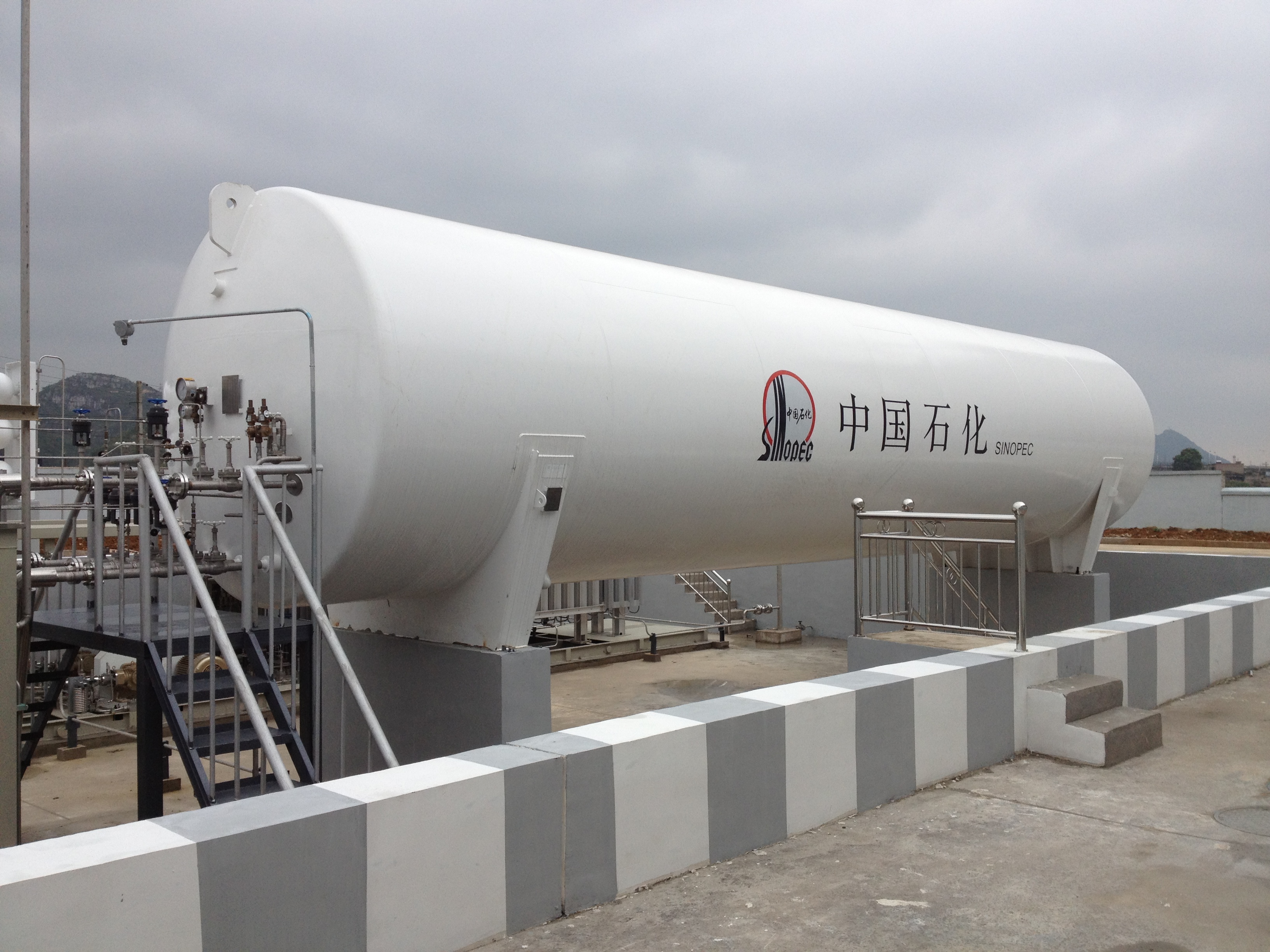 油槍批發(fā)-廠家-批發(fā)-定做 石油庫區(qū)大型油罐