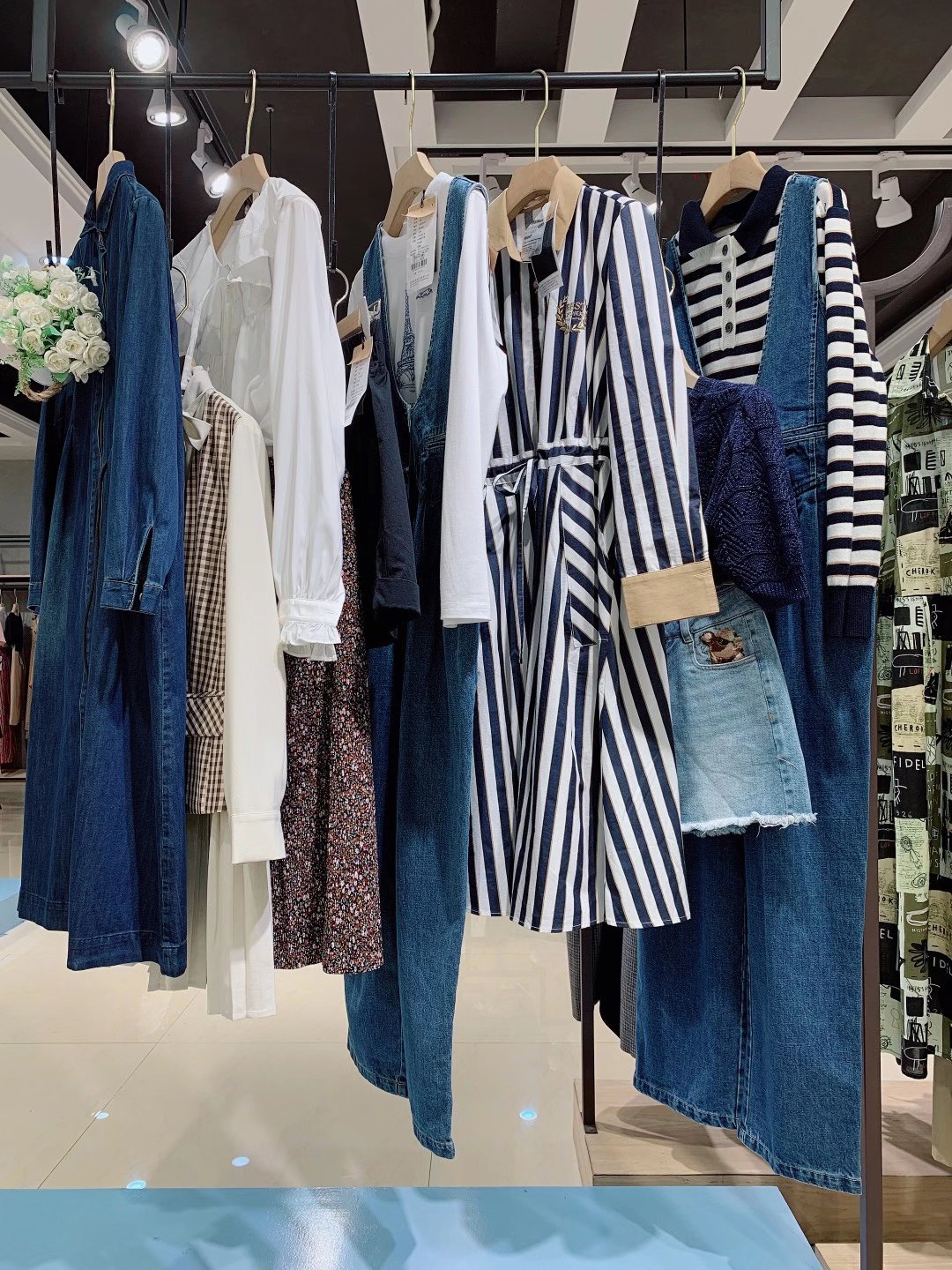 品牌折扣女裝 蘇昔 20 22直播撤柜女裝折扣庫存尾貨廠家貨源批發(fā)清倉