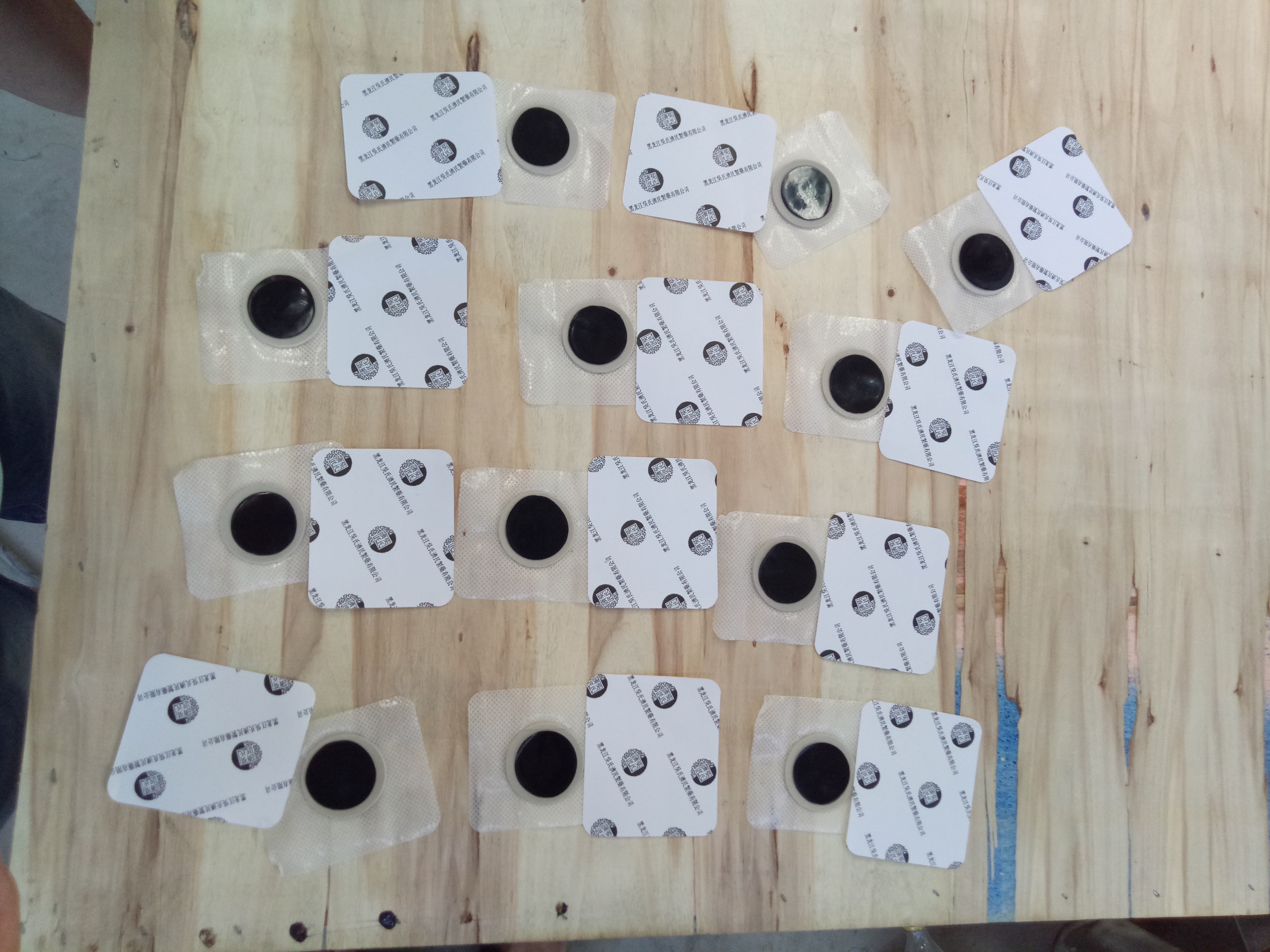 河南全自動(dòng)雙工位防滲圈貼片機(jī)廠家，批發(fā)，報(bào)價(jià)【河南輝恒機(jī)電設(shè)備有限公司】