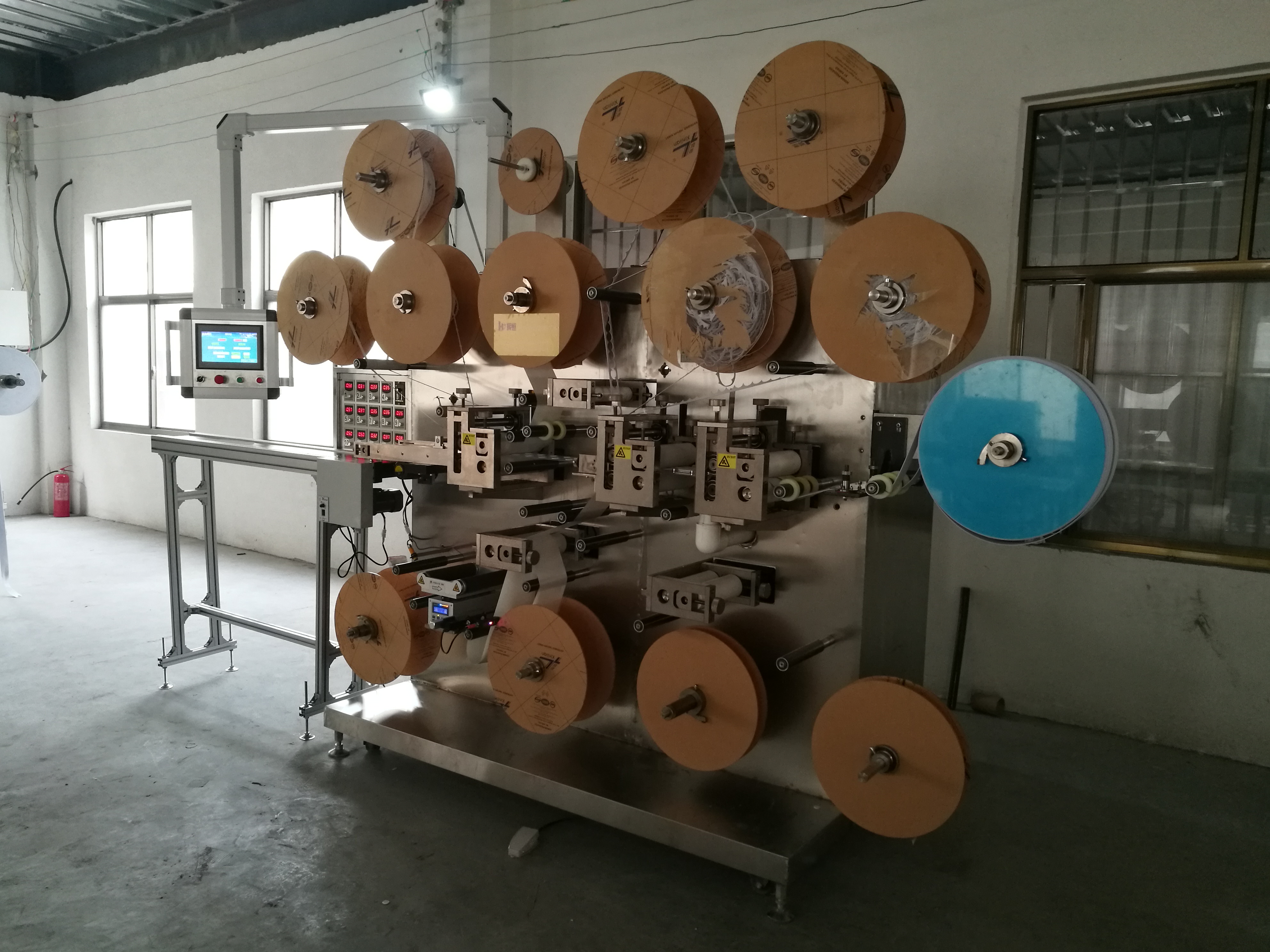 河南全自動雙工位防滲圈貼片機廠家，批發(fā)，報價【河南輝恒機電設備有限公司】