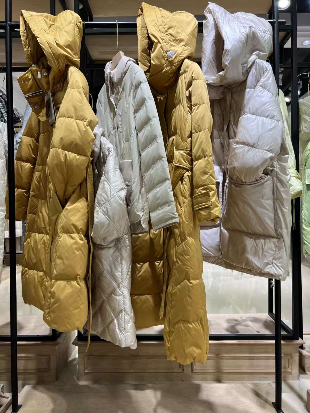 品牌羽芮.捷克鵝絨服2022冬快手直播間服裝尾貨貨源批發(fā)供應(yīng)鏈