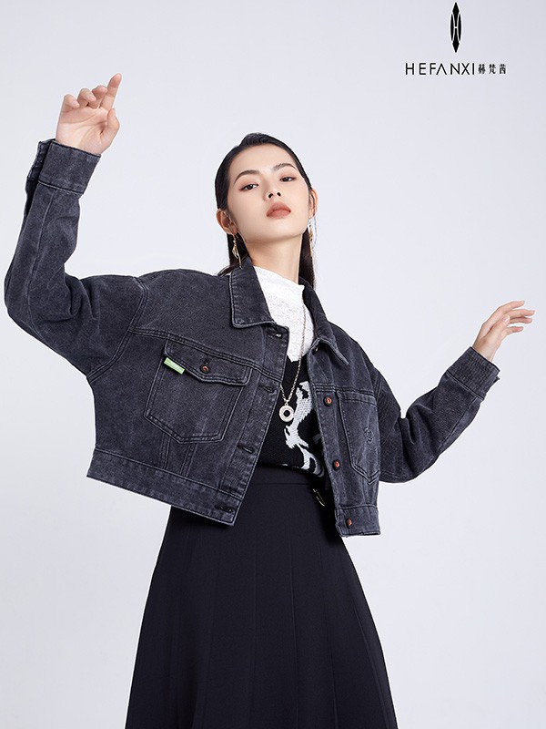 特賣場品牌女裝走份批發(fā)貨源都是剪標(biāo)的嗎  赫梵茜2022 撤柜女裝