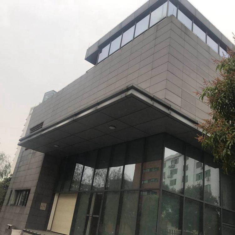 小區(qū)廊架頂包邊鋁單板石家莊周邊安裝施工隊伍