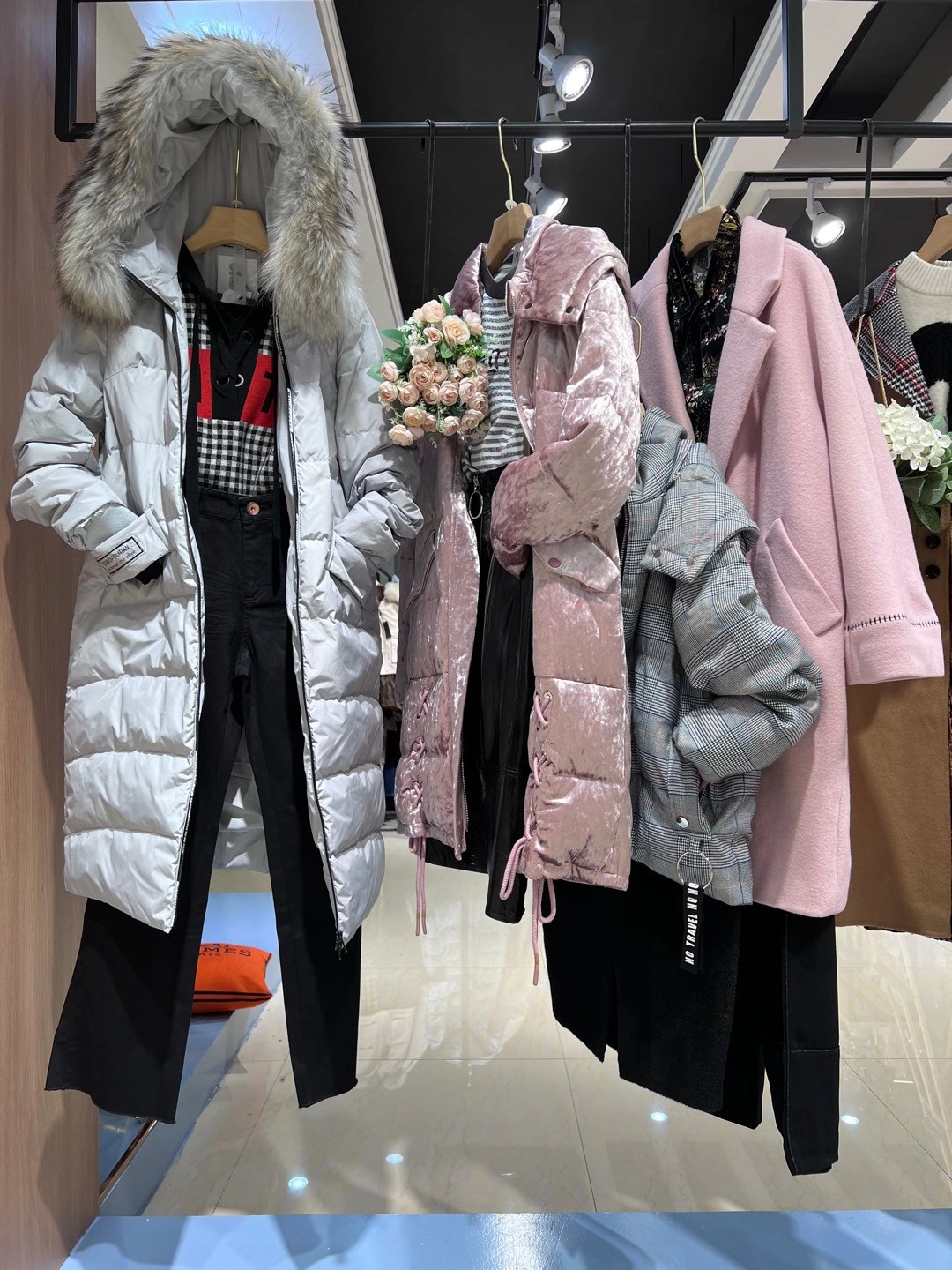 撤柜女裝 瑪絲菲爾·素2022秋冬 三標(biāo)齊全折扣女裝大碼尾貨進(jìn)貨渠道
