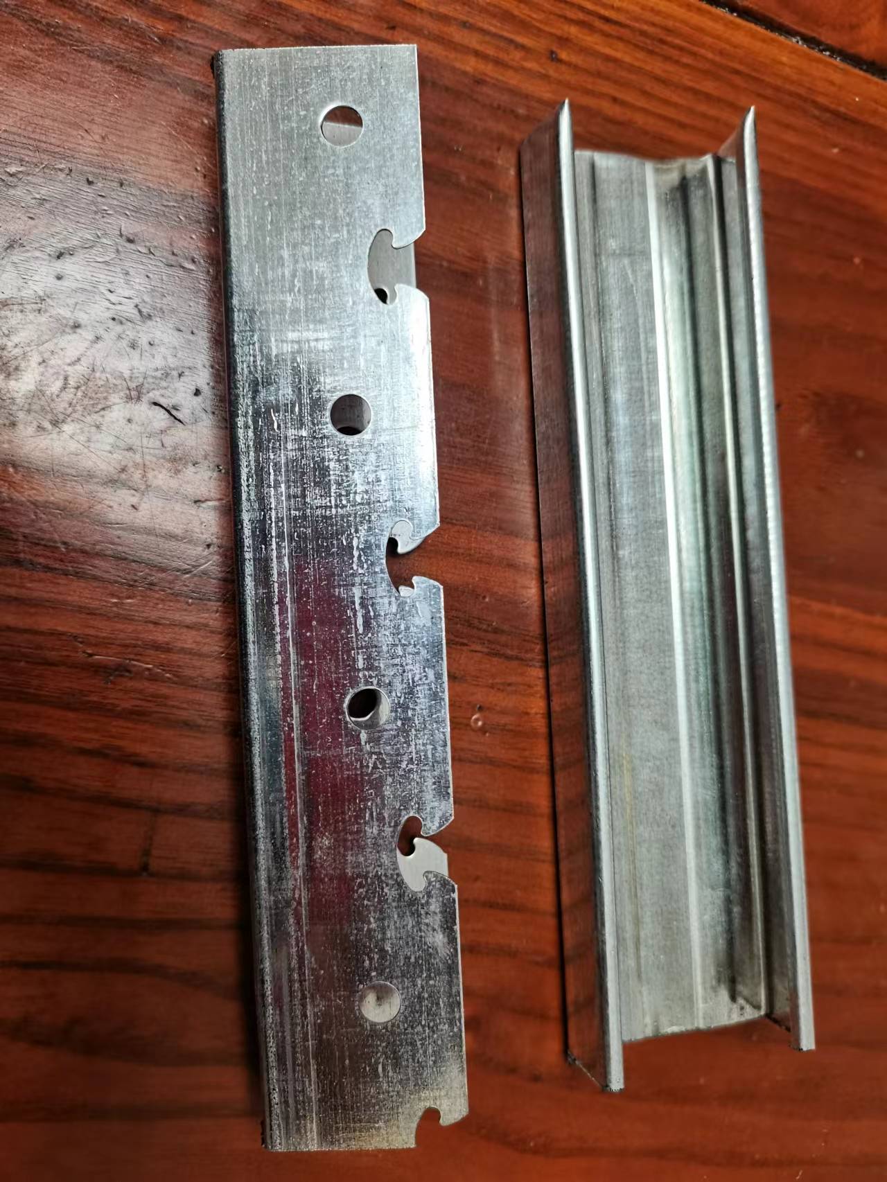 輕鋼龍骨供應(yīng)商 輕鋼龍骨多少錢 輕鋼龍骨批發(fā)價格