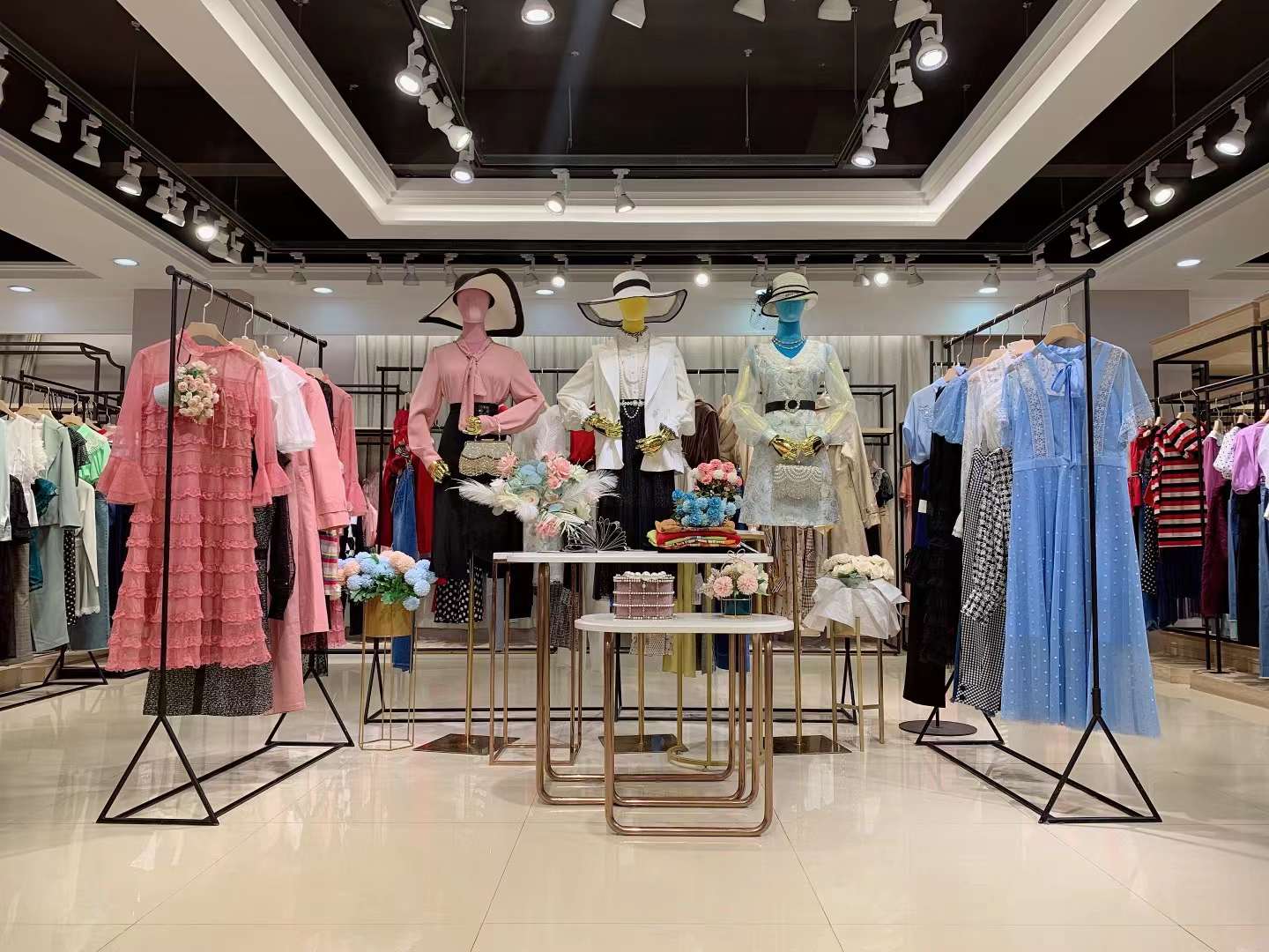 撤柜折扣女裝 珈姿萊爾 2022 女裝撤柜尾貨清倉剪標(biāo)撿漏特價清倉貨源