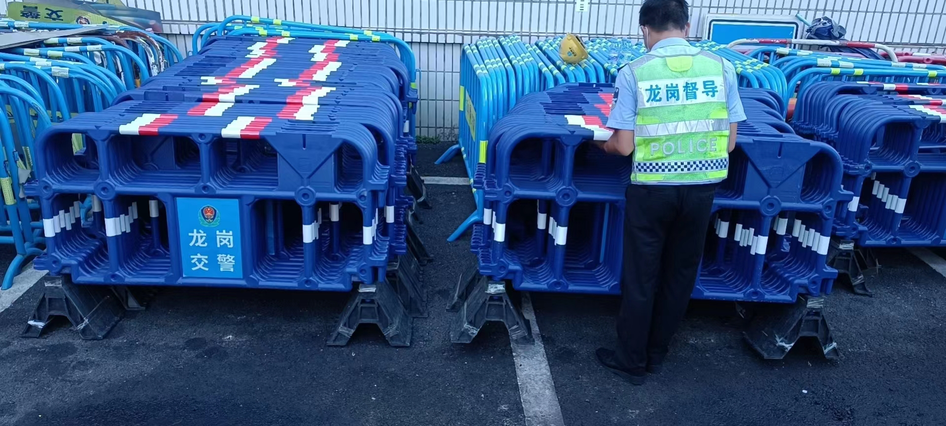 塑料護(hù)欄 塑料護(hù)欄，  PVC護(hù)欄，定制基坑護(hù)欄