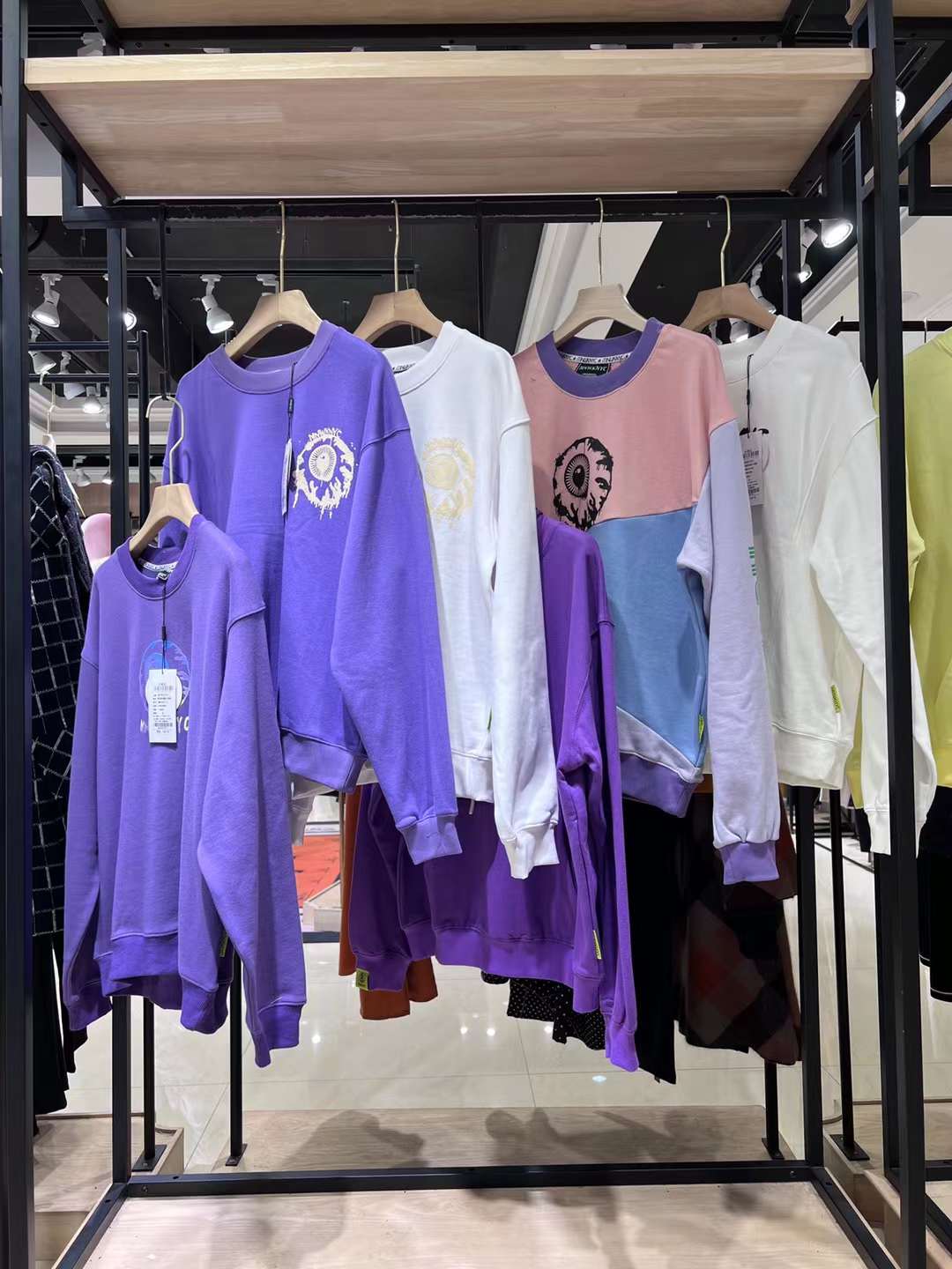 大眼球衛(wèi)衣22秋專柜下架品牌女裝庫存直播實體一手貨源供應