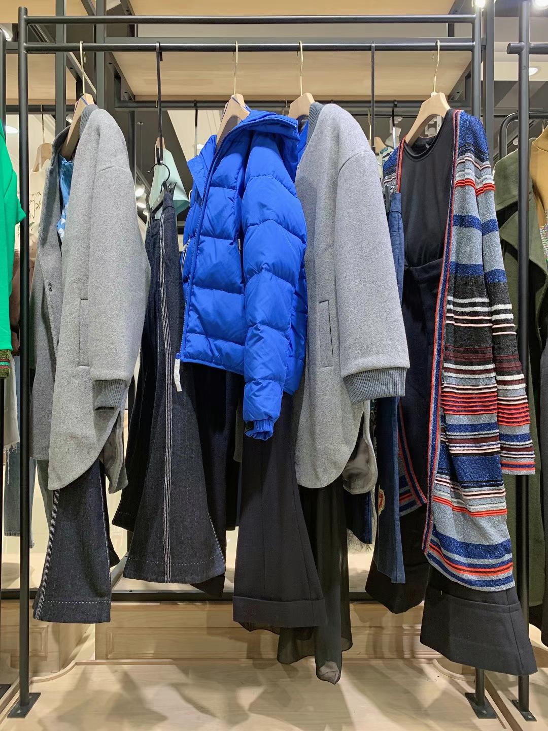 折扣女裝尾貨公司的品牌都是正品的嗎？剪標(biāo)折扣女裝 地素2022夏