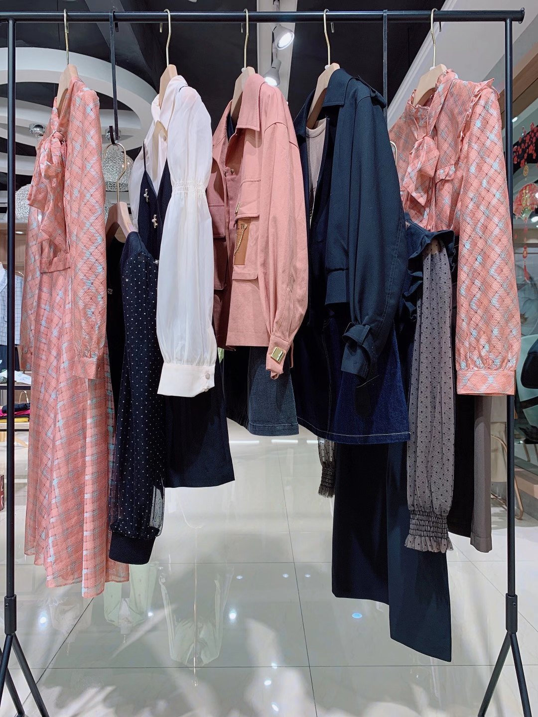 撤柜折扣女裝 妍帛2022 淘寶直播女裝貨源庫存尾貨工廠直批市場