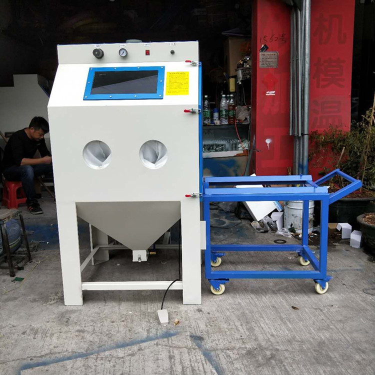 推車(chē)轉(zhuǎn)盤(pán)模具噴砂機(jī)9080F 東莞大朗推車(chē)轉(zhuǎn)盤(pán)一體廂式噴沙機(jī)