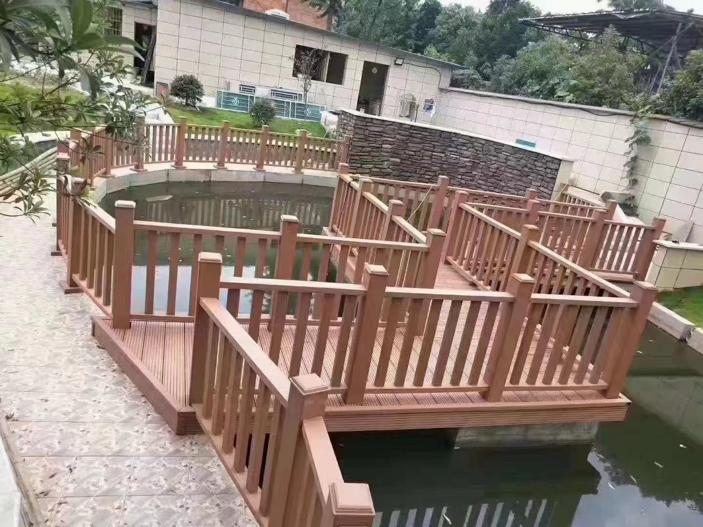 成都塑木地板生產(chǎn)廠家  四川戶外木塑地板廠家